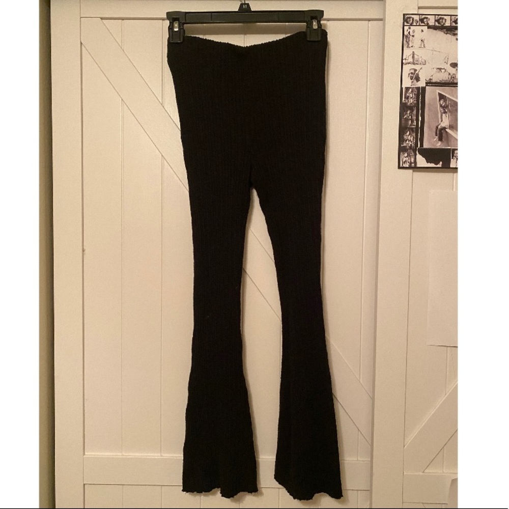 Super Cute Urban Outfitters Ribbed Flare Leggings